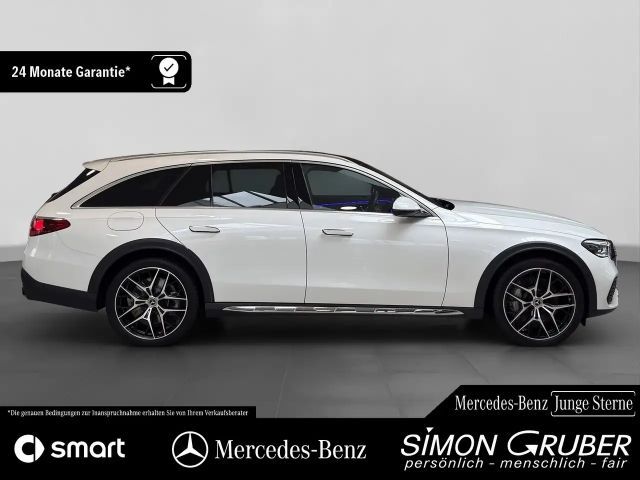 Mercedes-Benz E 300 4MATIC