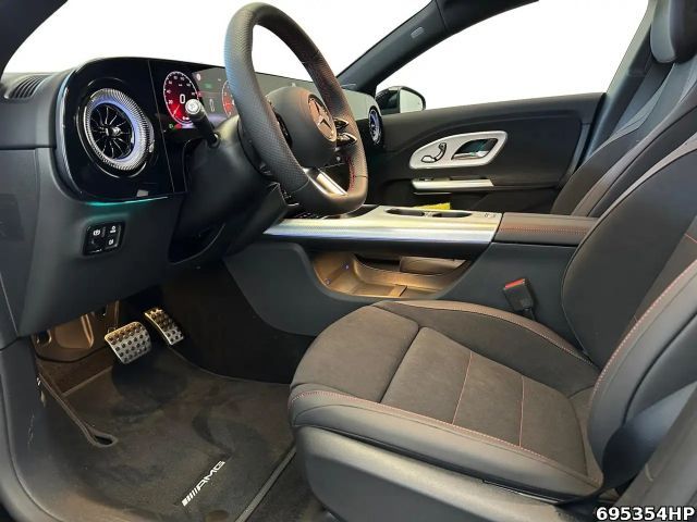 Mercedes-Benz CLA 200 AMG Line Coupé Premium