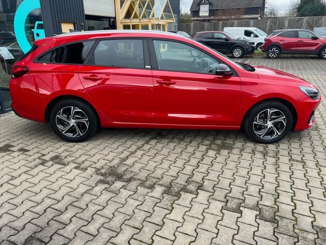 Hyundai i30 1.6 CRDi Intro Edition Intro Edition