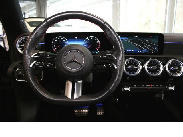 Mercedes-Benz CLA 200 AMG Line