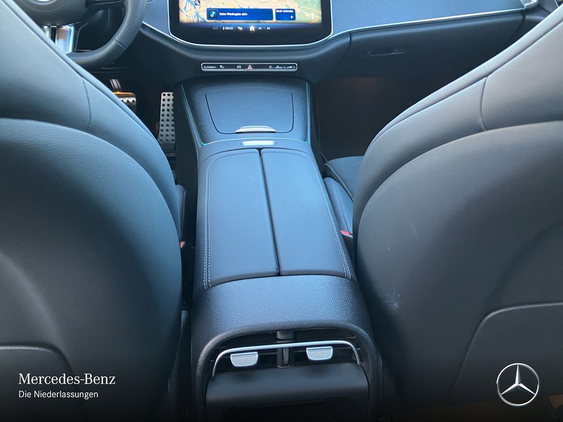 Mercedes-Benz E 200 Sedan