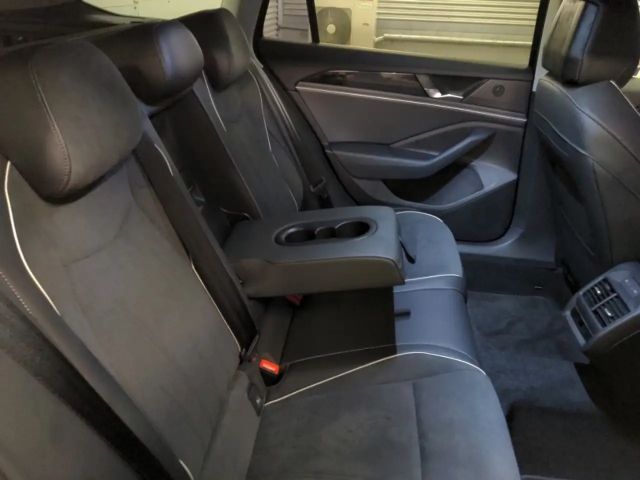 Volkswagen Passat 1.5 eTSI Business Variant