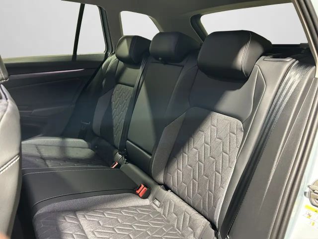 Volkswagen Golf Life Variant