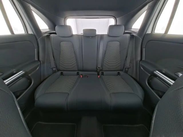 Mercedes-Benz GLA 180 ENp 50600 Pano Winter P el Klappe Kamera