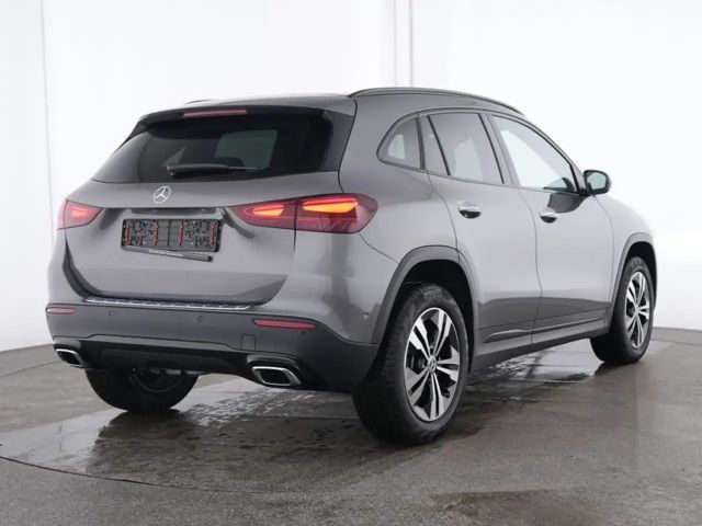Mercedes-Benz GLA 200 Progressive