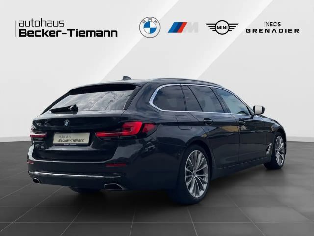 BMW 530 530d Luxury Line Touring xDrive