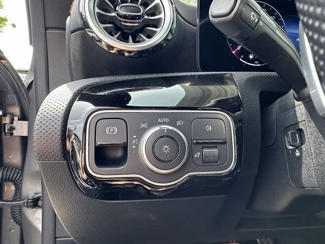 Mercedes-Benz CLA 200 AMG Line Coupé