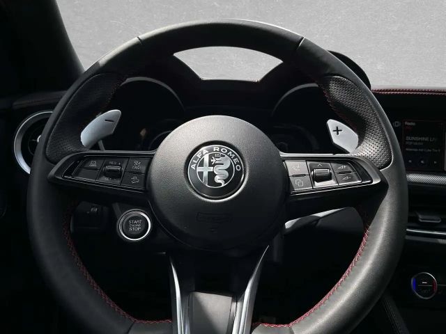 Alfa Romeo Stelvio AT8 Q4 Turbo