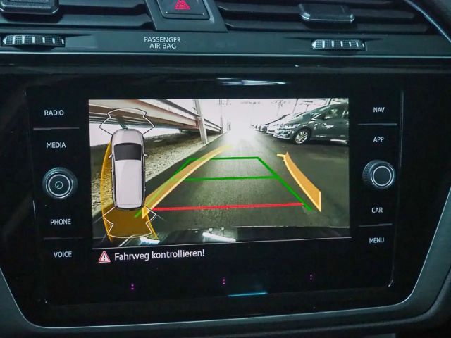 Volkswagen Touran 1.5 TSI DSG IQ.Drive R-Line