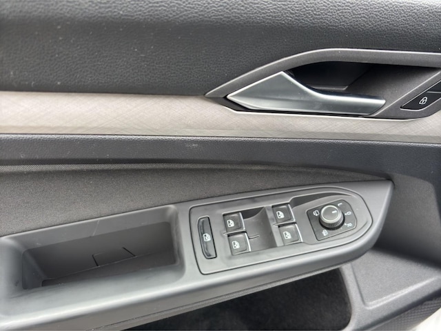 Volkswagen Golf 1.5 eTSI DSG Life Variant