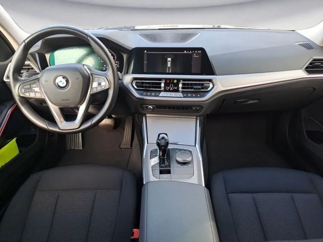 BMW 320 320d Advantage pakket Touring xDrive