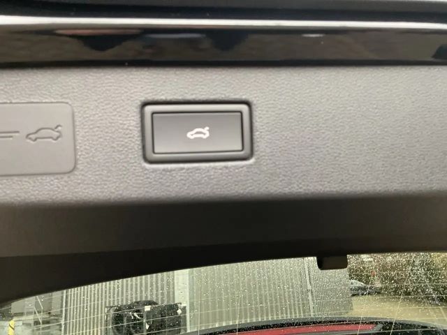 Volkswagen T-Roc 1.5 eTSI DSG R-Line