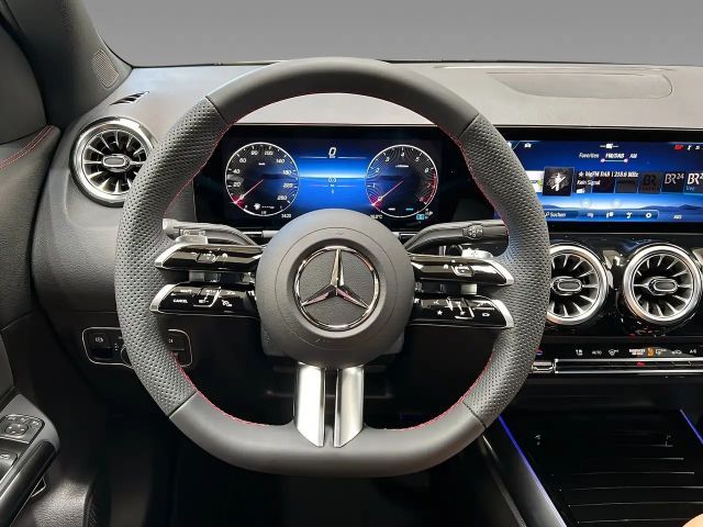 Mercedes-Benz GLA 200 AMG Line
