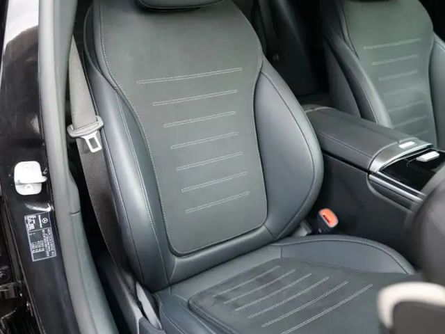 Mercedes-Benz C 220 AMG Line C 220 d Sedan