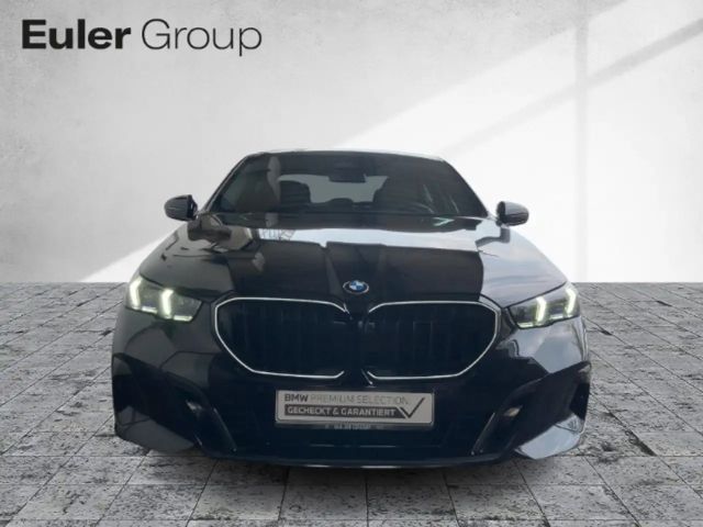 BMW 520 520i M-Sport Sedan