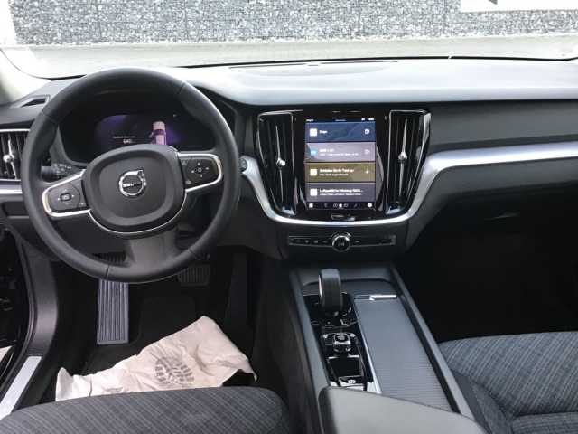 Volvo V60 Core