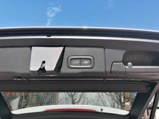 Volvo XC60 AWD Dark Plus