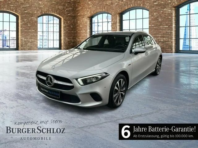 Mercedes-Benz A 250 A 250 e