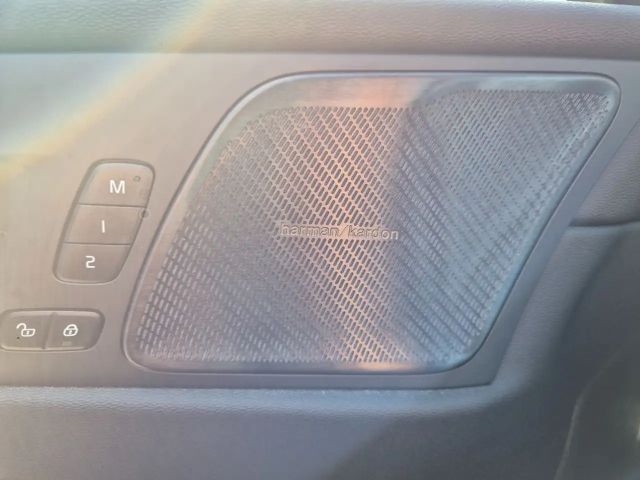 Volvo XC60 Dark Plus