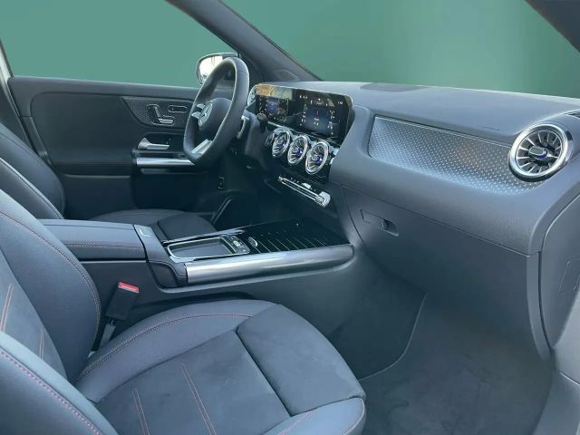 Mercedes-Benz GLA 220 4MATIC AMG Line