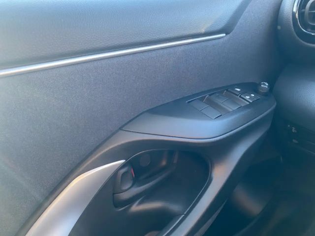 Toyota Yaris Hatchback Hybride Team D