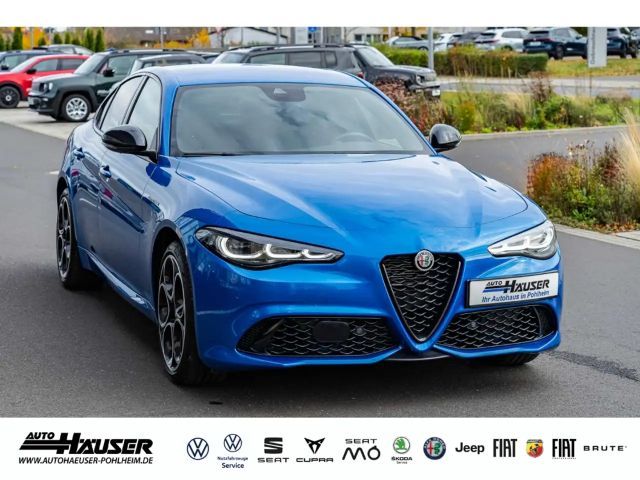 Alfa Romeo Giulia AT8 Q4 Turbo