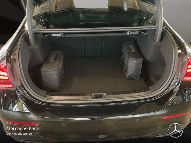 Mercedes-Benz A 250 A 250 e AMG Line