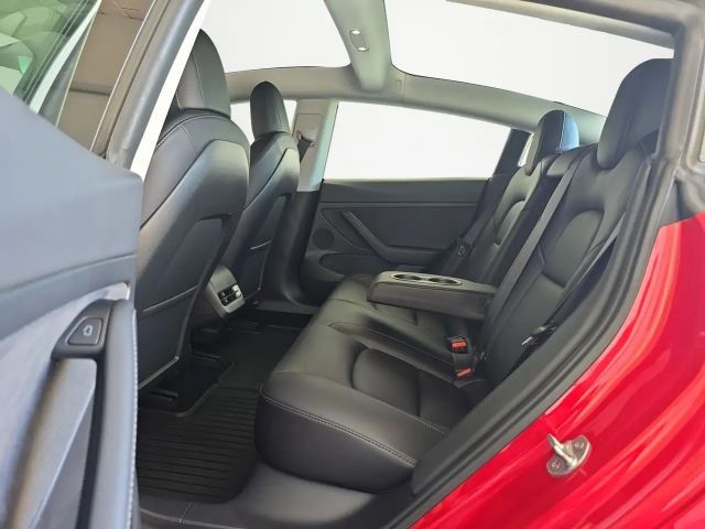 Tesla Model 3 Performance