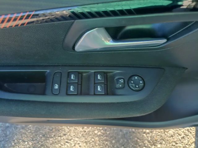 Peugeot E-208 Active Pack