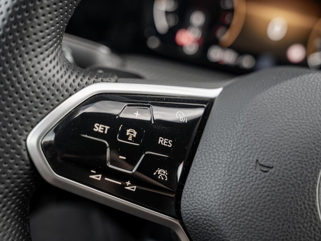 Volkswagen Golf 1.5 eTSI Golf VIII