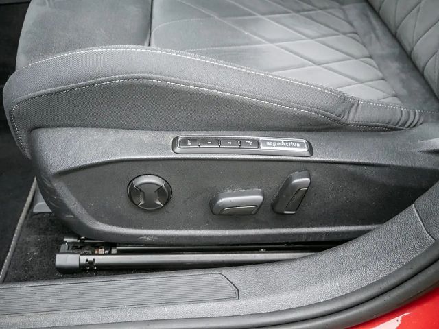 Volkswagen Golf 1.5 eTSI Golf VIII Style