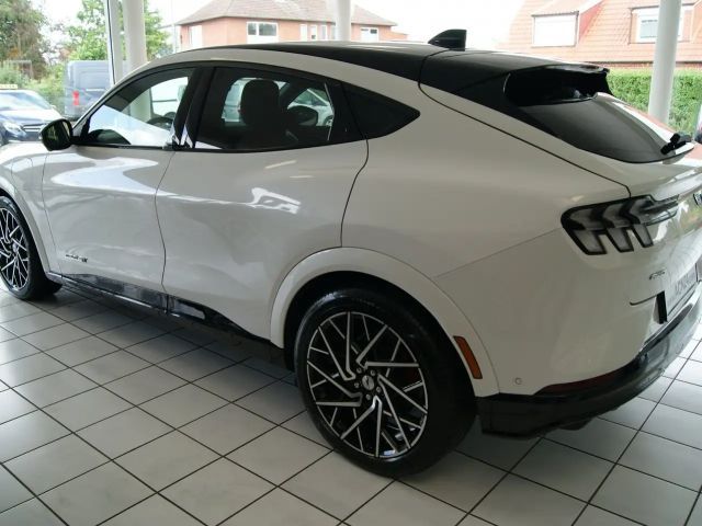 Ford Mustang Mach-E AWD GT