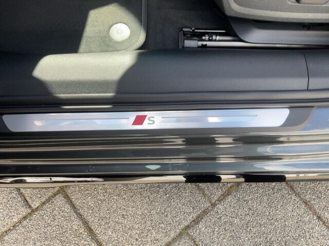 Audi A6 Avant Quattro S-Tronic