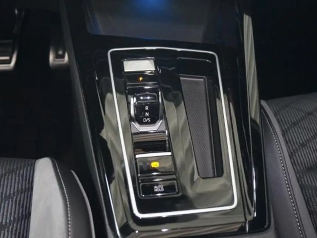 Volkswagen Golf DSG R-Line