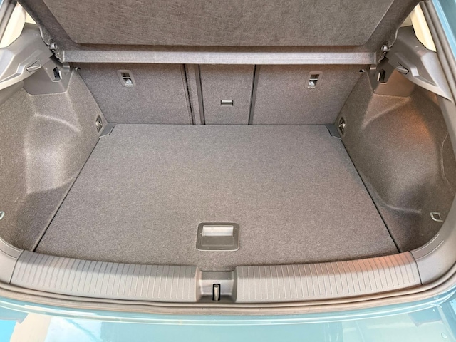 Volkswagen T-Roc T-Roc Goal 1,0 TSI 6-Gang Schaltung +LED +AHK +...