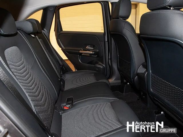 Mercedes-Benz B 200 Progressive Sedan