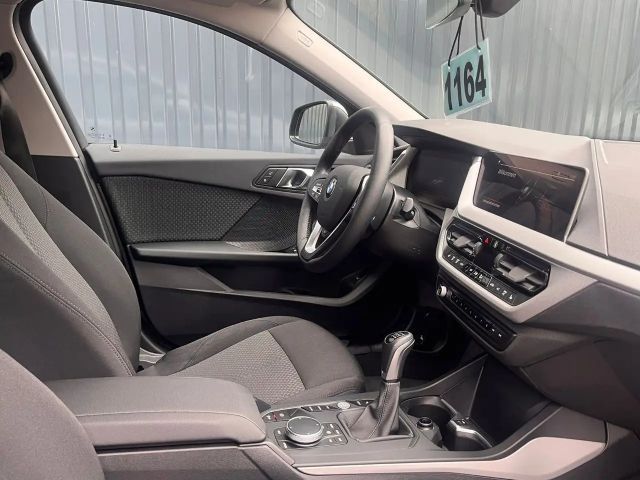 BMW 118 118i 5-deurs Sedan