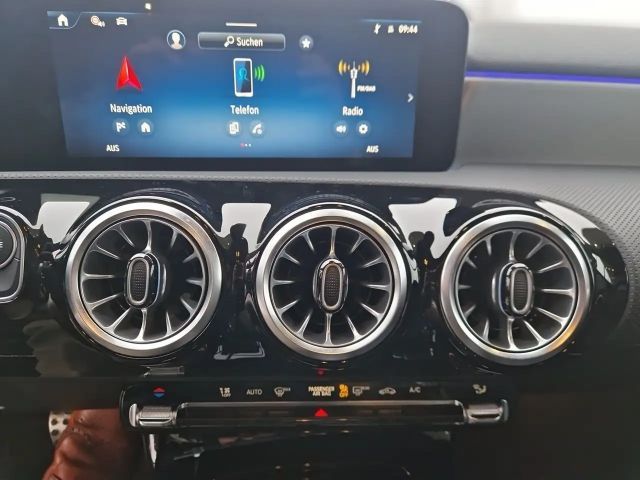 Mercedes-Benz A 200 A 200 d