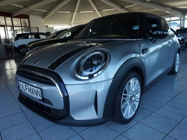MINI Cooper COOPER 1,5 CAMDEN LEDER NAVI LED SHZ TEMPOMAT 17"