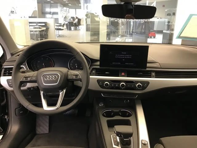 Audi A4 30 TDI S-Line