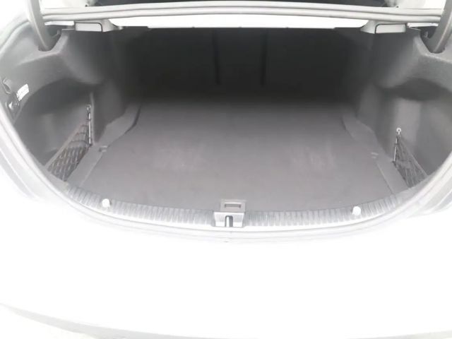 Mercedes-Benz C 180 AMG Line Sedan