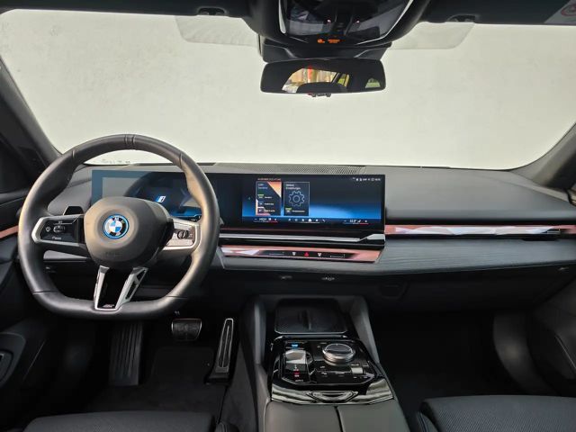 BMW i5 eDrive40