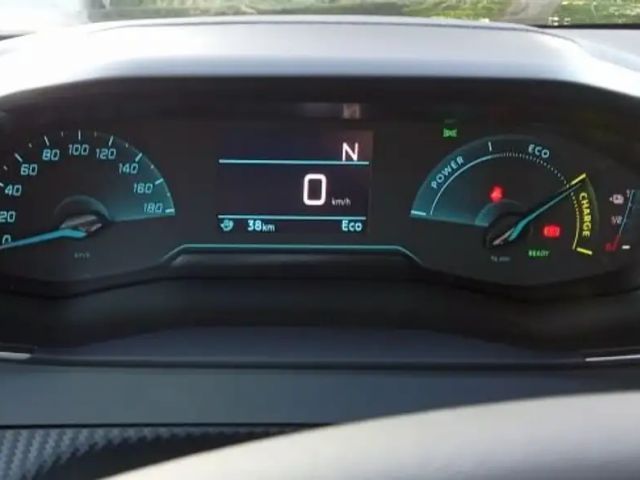 Peugeot E-2008 Allure Pack