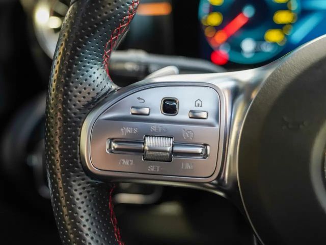 Mercedes-Benz A 250 A 250 e AMG Line