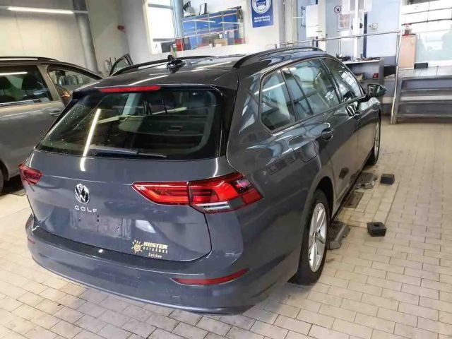 Volkswagen Golf Life Variant