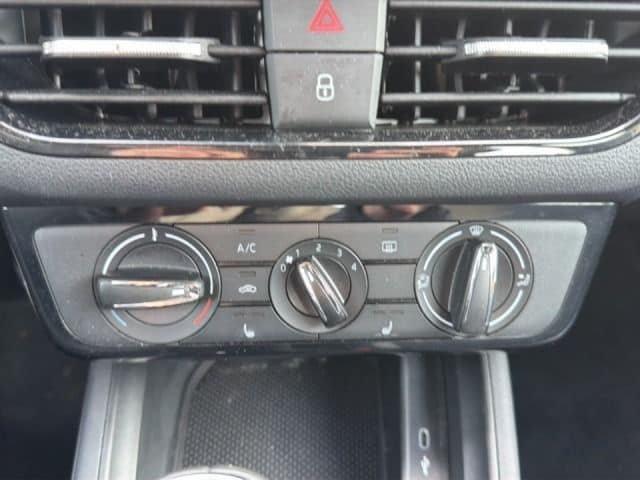 Skoda Kamiq KAMIQ Essence 1,0 TSI 70 kW 5-Gang mech.