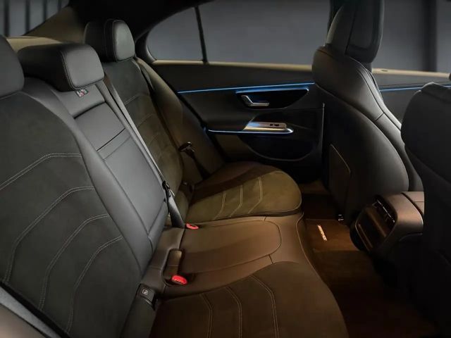 Mercedes-Benz E 220 AMG Line E 220 d Sedan