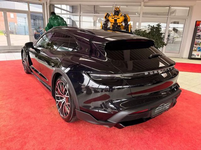 Porsche Taycan 4 Cross Turismo