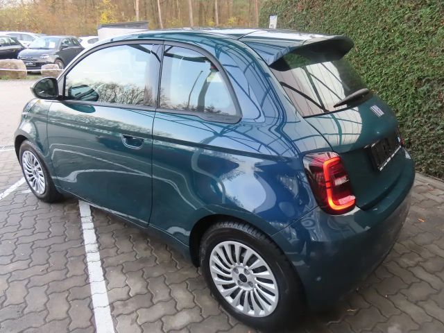 Fiat 500e Base 42kWh *Sitzheizung+PDC V/H+Kamera H*