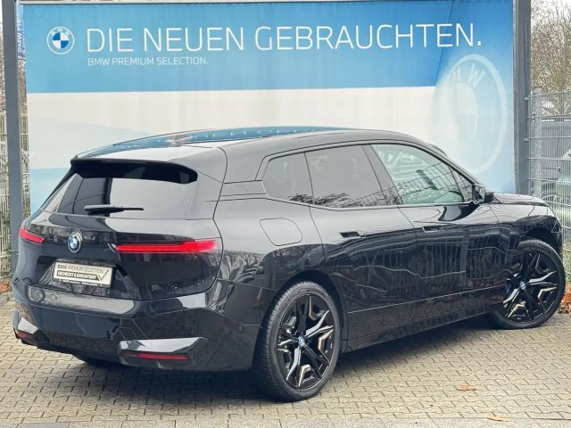 BMW iX xDrive40